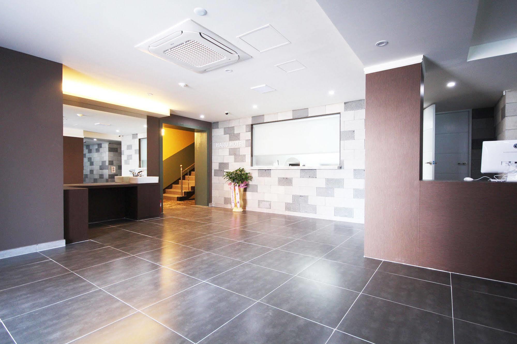 Haru Hotel Gimhae Buitenkant foto