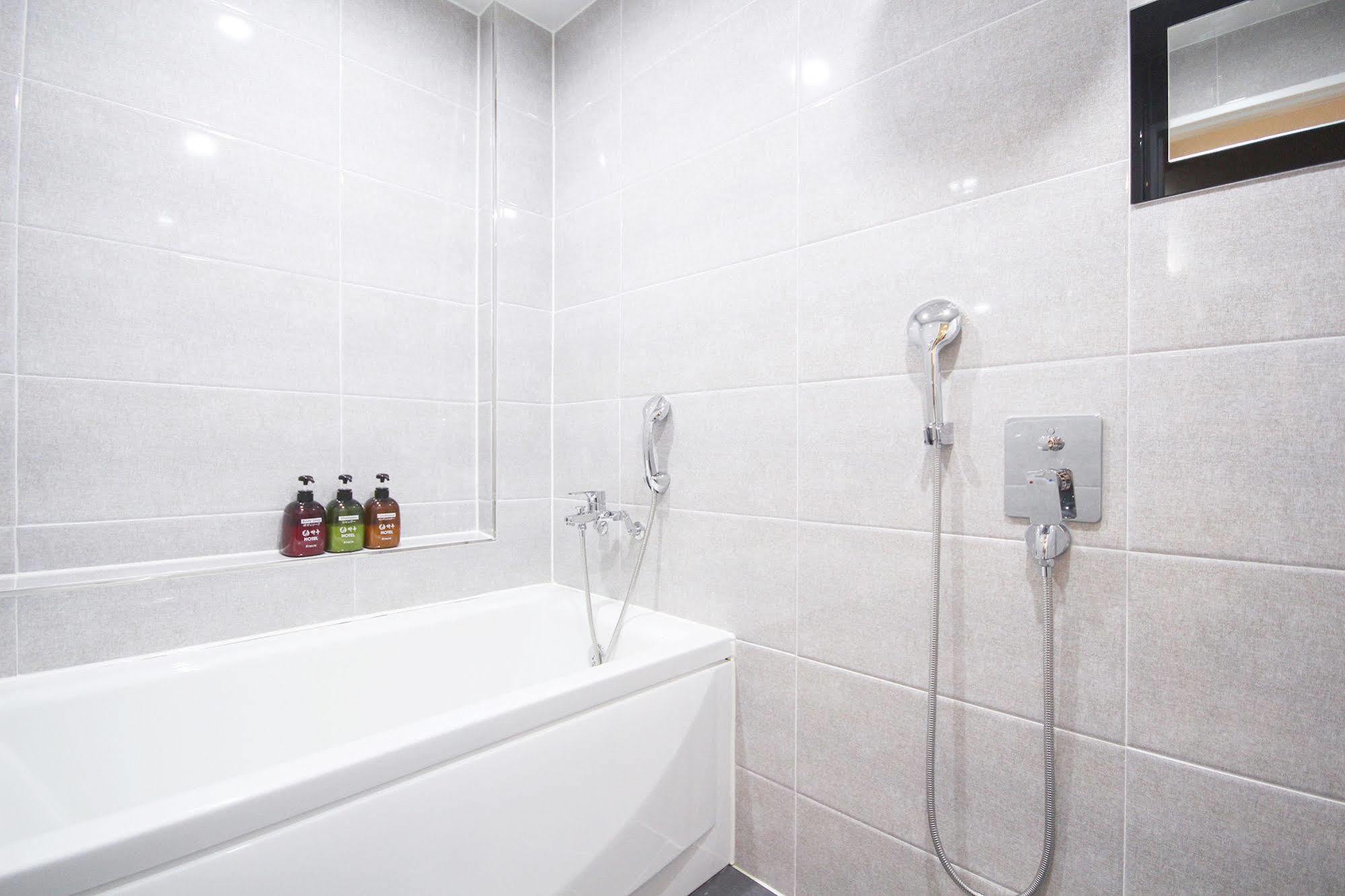 Haru Hotel Gimhae Buitenkant foto