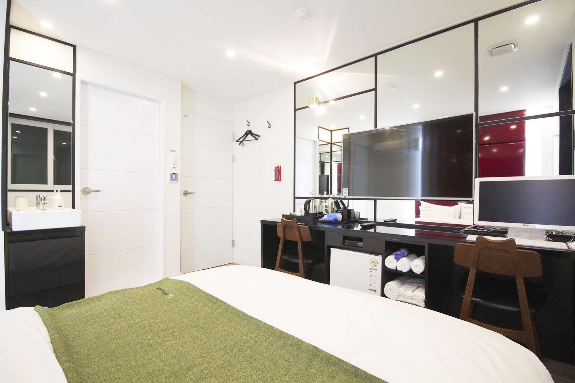Haru Hotel Gimhae Buitenkant foto