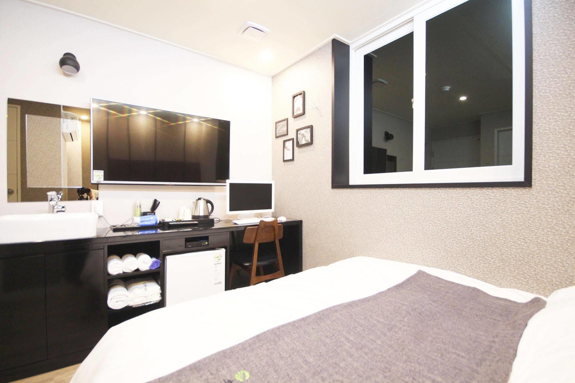 Haru Hotel Gimhae Buitenkant foto