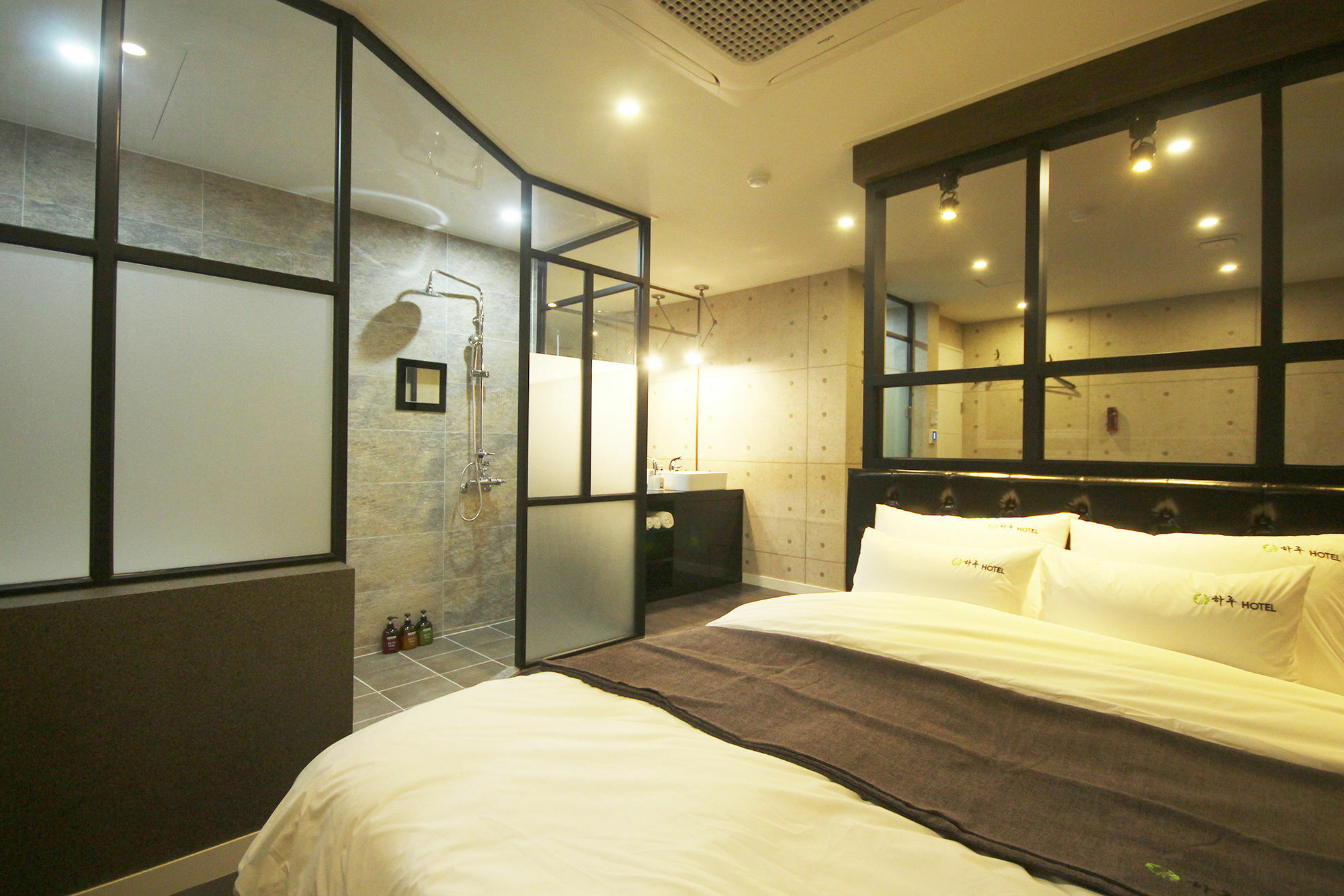 Haru Hotel Gimhae Buitenkant foto
